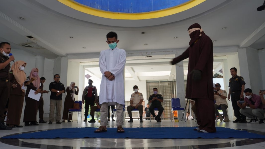 Penerapan Hukum Syariah di Aceh: Pertanyaan Mengapa Fokus pada Kejahatan Seksual