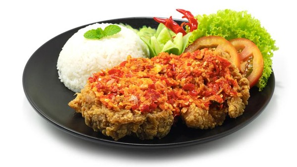 8 Rekomendasi Ayam Geprek Legendaris Jogja Terpedas Paling Favorit 2026