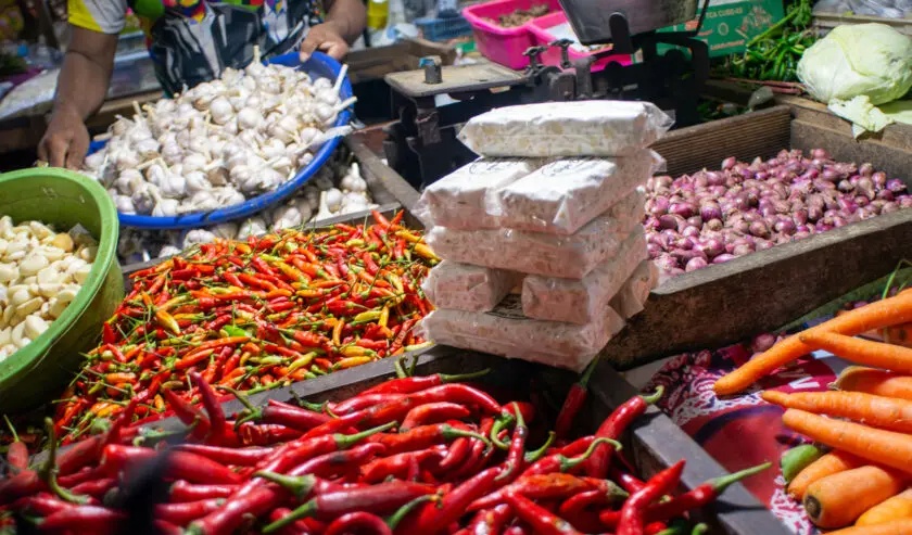 Daftar Harga Sembako Jawa Timur Stabil, Harga Cabai Turun Tipis