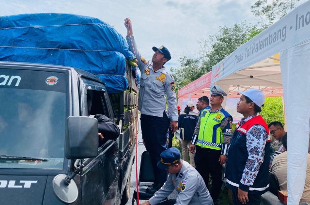 Hutama Karya Tindak 45 Truk ODOL di Tol Sumatera