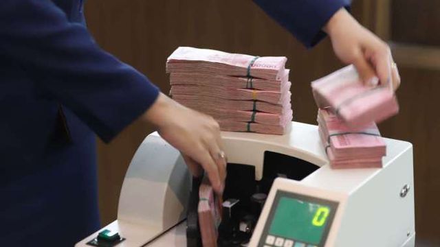 Simpanan Nasabah Kaya di Perbankan Melonjak di Akhir 2024, Industri Hadapi Persaingan Ketat dengan SBN