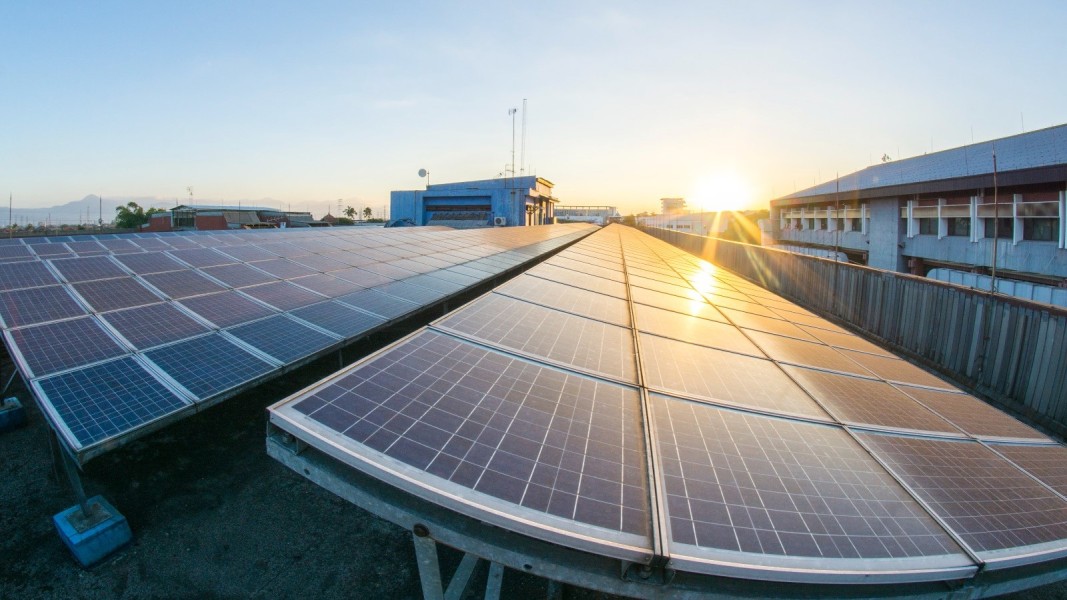 Sriwijaya Capital Dukung Target Net Zero Emissions Indonesia dengan PLTS