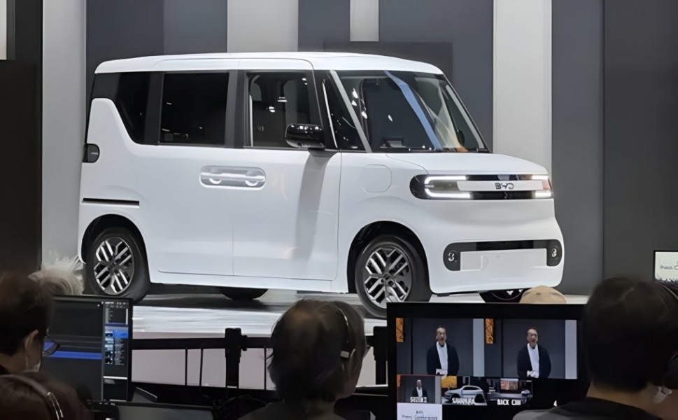 Spesifikasi BYD Racco Mobil Listrik Seharga Rp275 Juta Jadi Idola Baru 2026