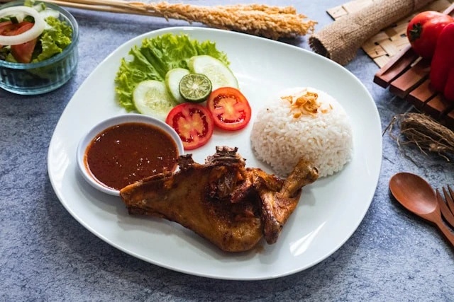 Ragam Menu dan Harga Terbaru Bebek Kaleyo yang Menggoda