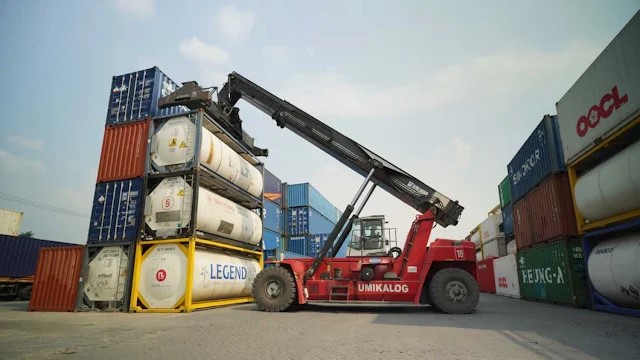 Optimalkan Transportasi Aman dan Berkelanjutan, KAI Logistik Perluas Layanan Angkutan B3 Lewat Kereta Api