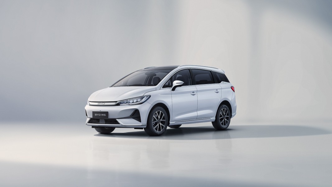 Harga Mobil Listrik BYD M6 Bekas 2026 Masih Tetap Menarik Keluarga