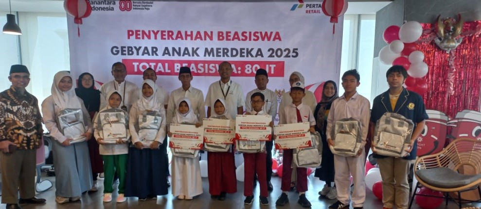 Pertamina Retail UPZ Salurkan Beasiswa Anak Hebat