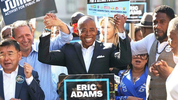 Wali Kota New York, Eric Adams, Menghadapi Tekanan Hukum dan Politik yang Semakin Besar