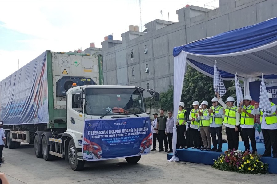 Menteri KKP Melepas Ekspor Udang Indonesia Bersertifikat Bebas Cesium