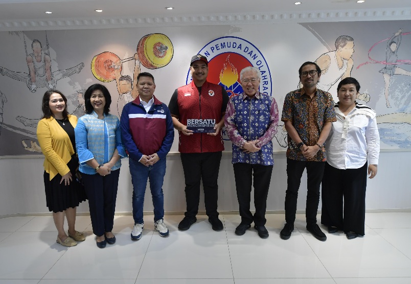 Wamenpora Taufik Hidayat Bahas Perkembangan Olahraga Indonesia Bersama CNN Indonesia