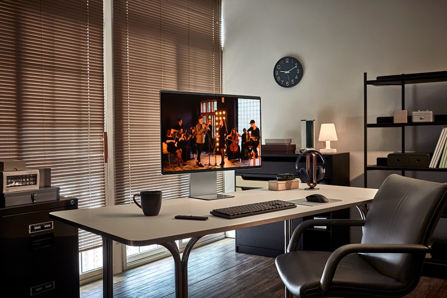 Samsung Resmi Luncurkan Smart Monitor M9 dengan Layar QD OLED dan Fitur AI