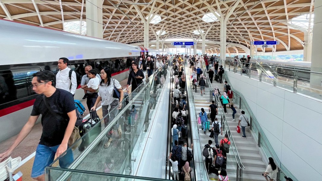 Integrasi Transportasi Publik Mempermudah Perjalanan Penumpang Whoosh