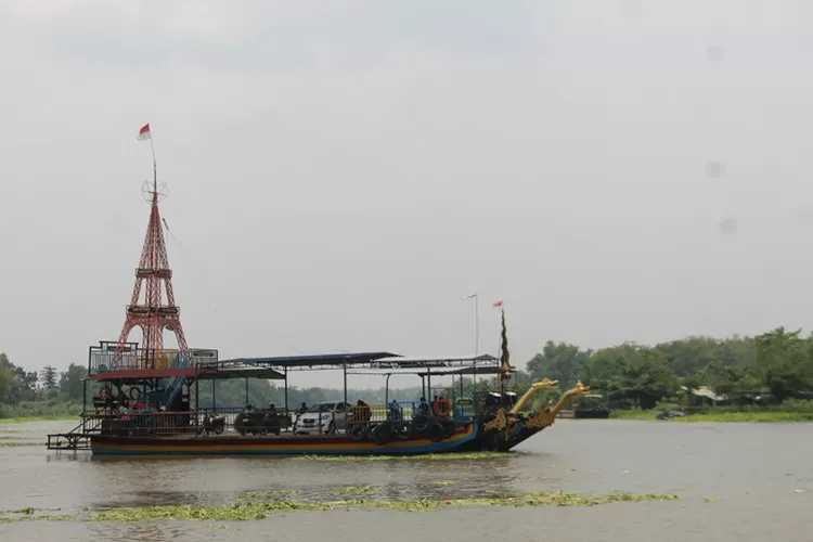 Penyeberangan Sungai Brantas Meningkat Berkat TMMD