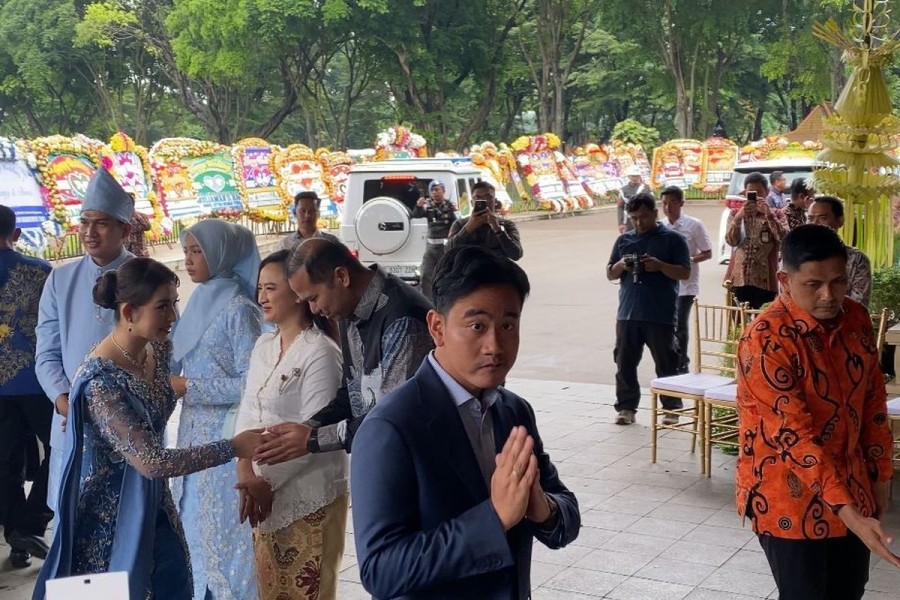 Wapres Gibran Rakabuming dan Selvi Hadir Meriahkan Pernikahan Agung Surahman