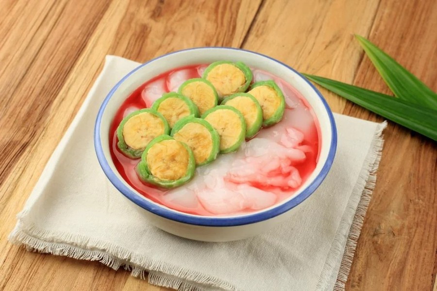 Es Pisang Ijo Makassar, Sajian Tradisional yang Memikat Lidah Nusantara