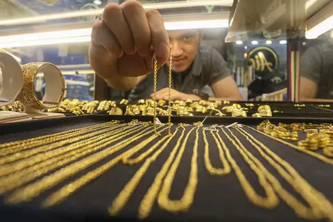 Harga Emas Perhiasan Hari Ini 27 November 2025Naik, Cek Update Lengkapnya