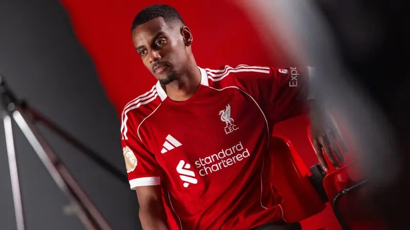 Arne Slot Minta Sabar, Isak Butuh Waktu di Liverpool