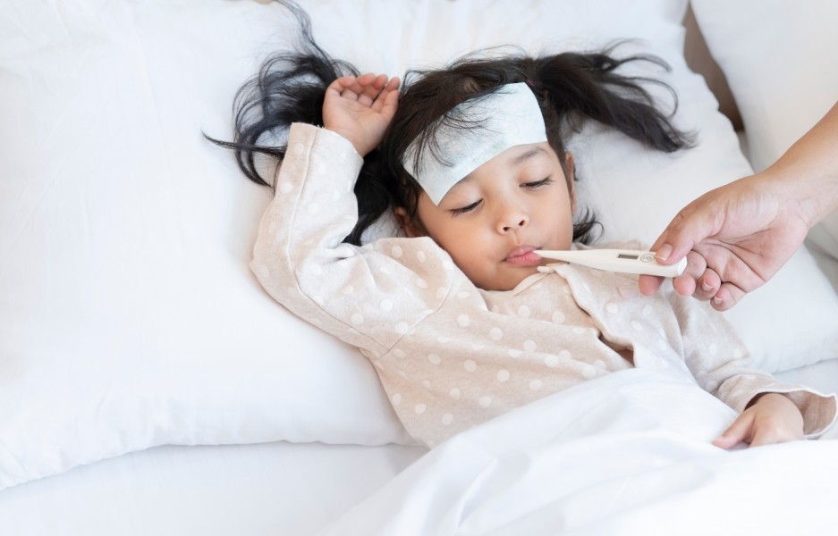 Pesan Dokter: Tangani Demam Anak dengan Bijak