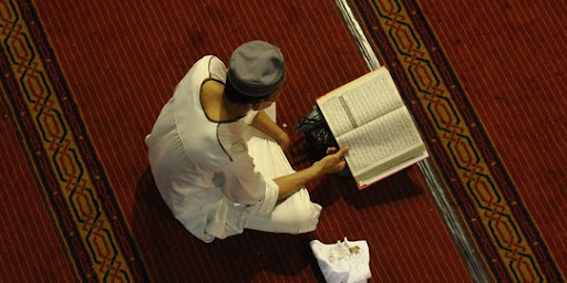 Itikaf Adalah Ibadah Sunnah Ramadan Mendekatkan Diri Kepada Allah