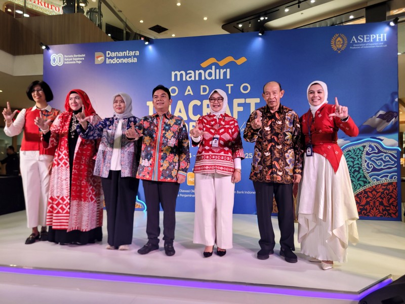 Bank Mandiri Bersama Layanan Livin Memberikan Solusi Terbaik Untuk UMKM Kreatif Agar Lebih Mudah Mengembangkan Usaha Melalui Sistem Transaksi Digital Aman Praktis Cepat Efisien