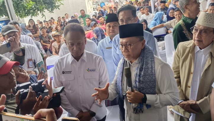 Menko Zulhas Pantau Langsung Ketersediaan Pupuk Bersubsidi di Jawa Timur