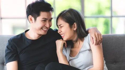 6 Cara Pria Menunjukkan Cinta Lewat Tindakan, Bukan Kata-Kata