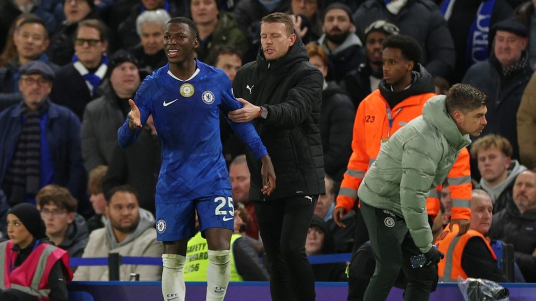 Moises Caicedo Tegaskan Setia Chelsea Tolak Real Madrid Fokus Karier Saat Ini