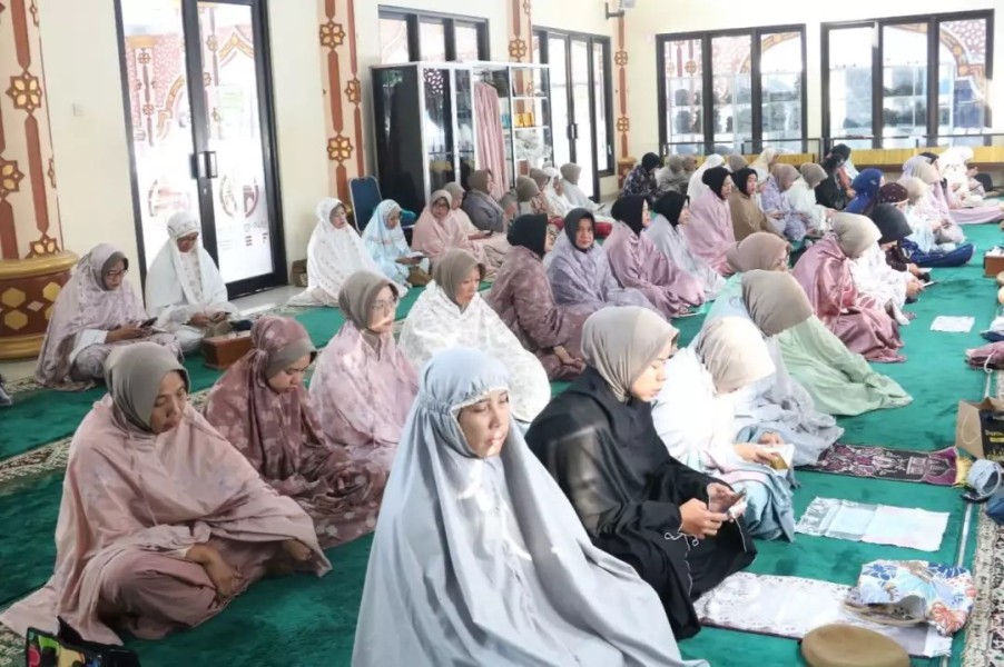 BRI Tarutung Gelar Ibadah Rutin untuk Perkuat Spiritualitas dan Toleransi di Tempat Kerja.