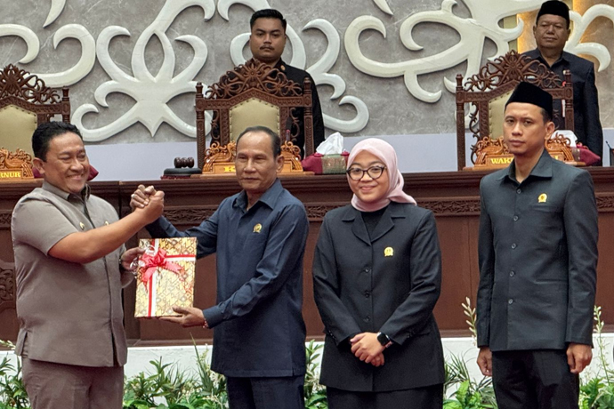 DPRD Kalimantan Tengah Gelar Rapat Paripurna Bahas Raperda Pengelolaan Pertambangan Mineral Bukan Logam dan Batuan