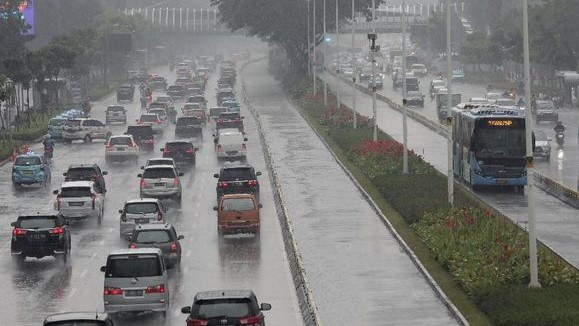 BMKG Ingatkan Masyarakat Perhatikan Cuaca Ekstrem dan Hujan Lebat Minggu Ini