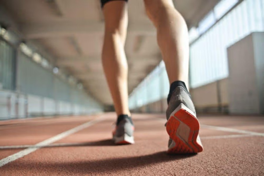 Tips Memilih Sepatu dan Teknik Lari Agar Aman Tips Memilih Sepatu dan Teknik Lari Agar Aman