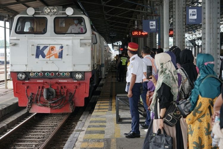 Tiket Kereta Nataru 2025/2026 Sudah Bisa Dipesan Sekarang