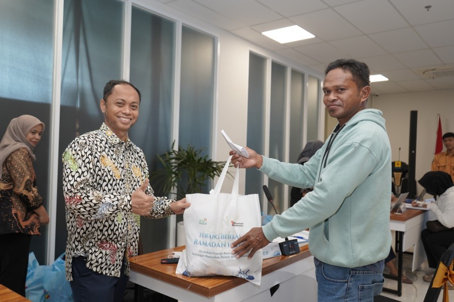 Sembako Harga Grosir Di Pasar Murah PLN UID Kaltimra Sangat Membantu Masyarakat Selama Ramadhan