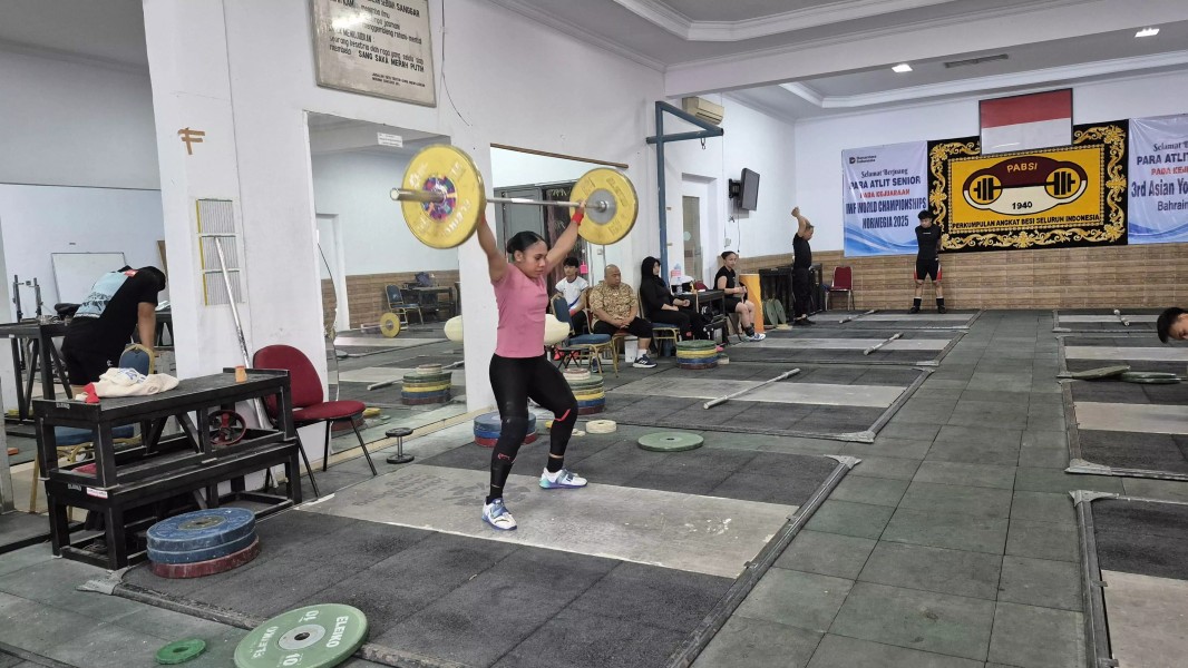 Timnas Angkat Besi Indonesia Siap Berjuang Maksimal untuk Meraih Emas di SEA Games