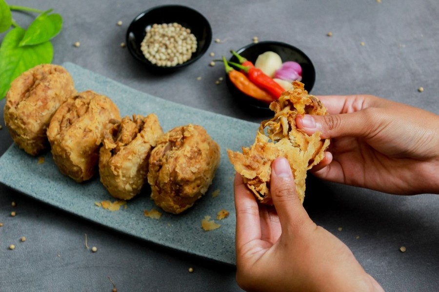 Pakar Gizi Ungkap Cara Aman Mengonsumsi Gorengan Saat Berbuka Puasa