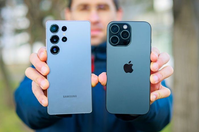Komparasi Unggul: Samsung Galaxy S25 Ultra vs iPhone 16 Pro Max, Menentukan Flagship Paling Canggih Tahun Ini