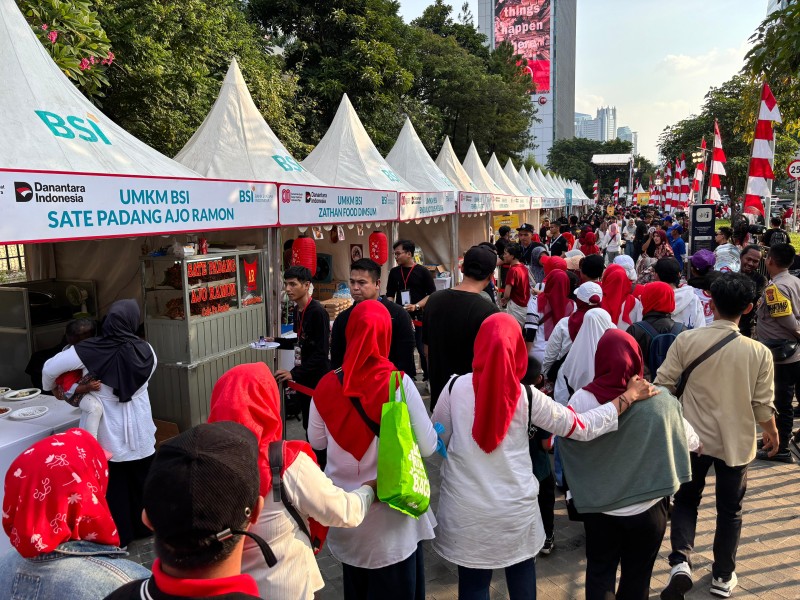 Puluhan Tenant UMKM Binaan BSI Meriahkan Pesta Rakyat HUT-80 RI