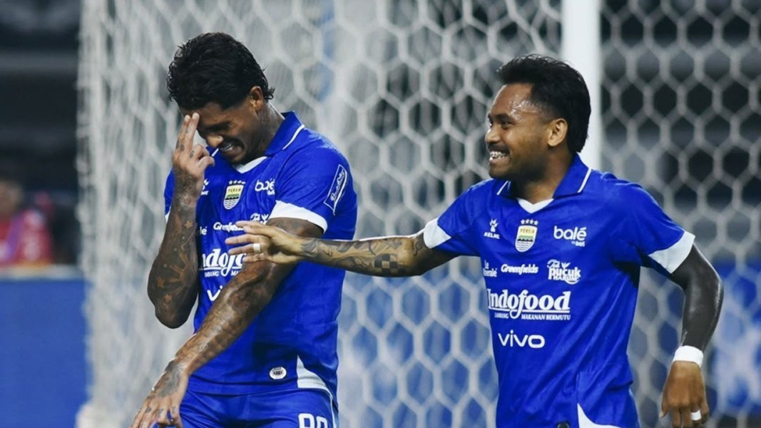 Persib Bandung Hajar Madura United 5 0, Kokoh Puncaki Klasemen