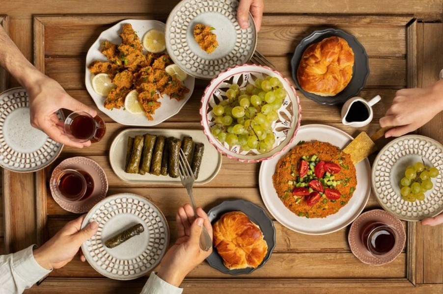 Pilihan Makanan Sehat untuk Memulihkan Energi Saat Berbuka Puasa Ramadhan 2025