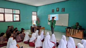 Mahasiswa KKN UIN Gelar Sosialisasi Gadget untuk Tingkatkan Literasi Digital Siswa SD 23 Rambutan