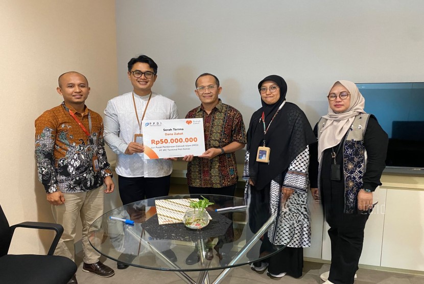 PPDI PT IPC Terminal Peti Kemas Salurkan Dana Zakat Karyawan Melalui Rumah Zakat