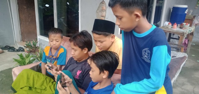 Minimalisasi Kecanduan Gadget di Usia Dini