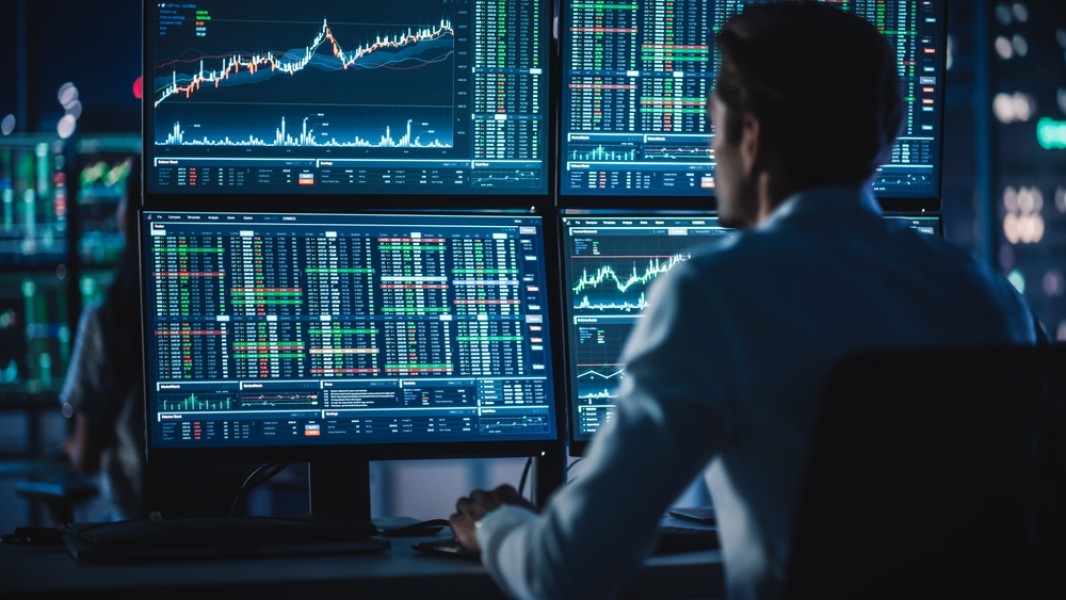 Peluang Trading Saham BBRI, BBCA, BRIS Seiring Stimulus Pemerintah