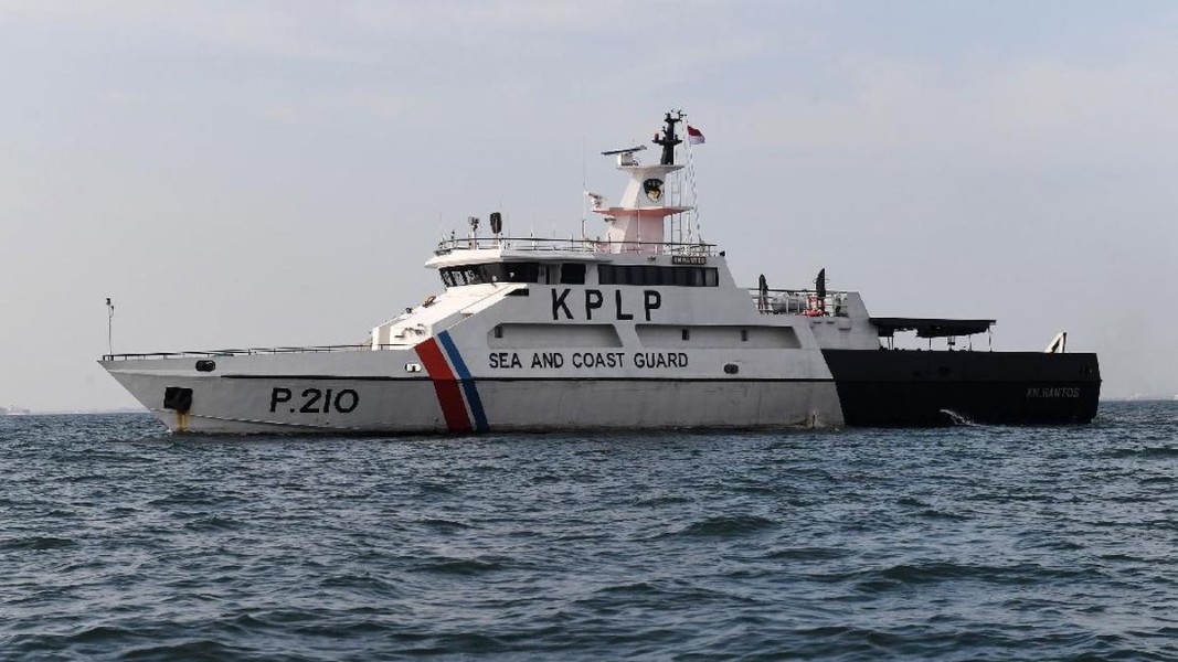 Keterbatasan Armada, Ratusan Pemudik Tujuan Batam Diangkut Kapal Patroli KPLP Secara Gratis