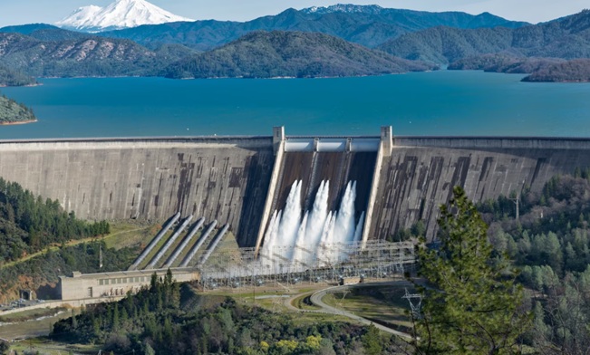 PLTA Tingkatkan Efisiensi Energi Bersih di Indonesia