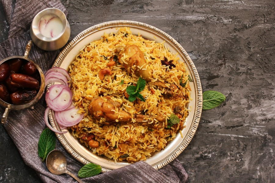 10 Makanan Khas Arab Saudi yang Wajib Dicicipi Saat Berkunjung