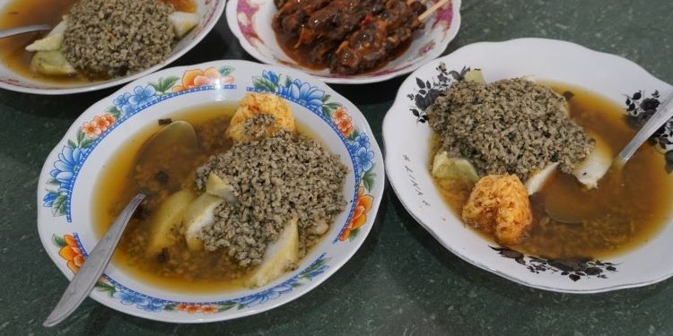 8 Spot Lontong Kupang Surabaya Paling Mantap dan Menggoda Selera