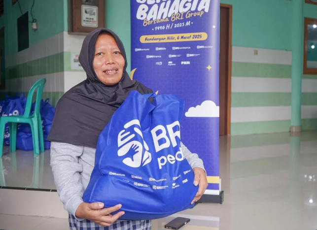 BRI Padangsidimpuan Salurkan 25 Paket Sembako untuk Warga Kurang Mampu Melalui Polres Padangsidimpuan
