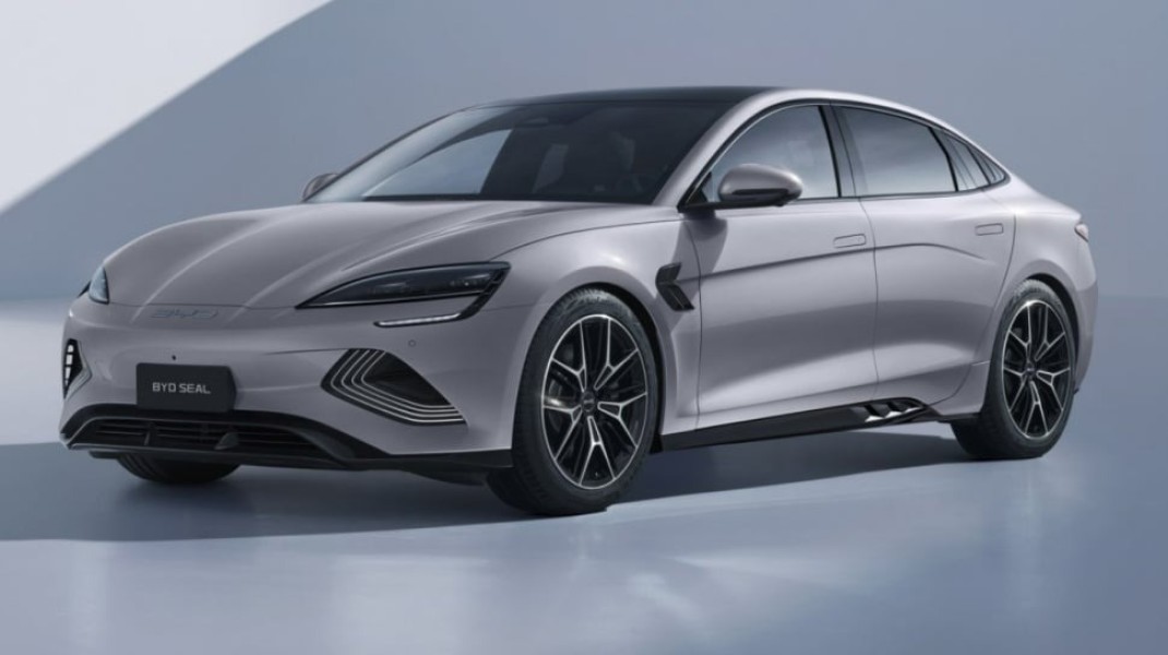 Inovasi Mobil Listrik BYD Seal 2026 Hadirkan Ruang Bagasi Luas dan Estetika Futuristik