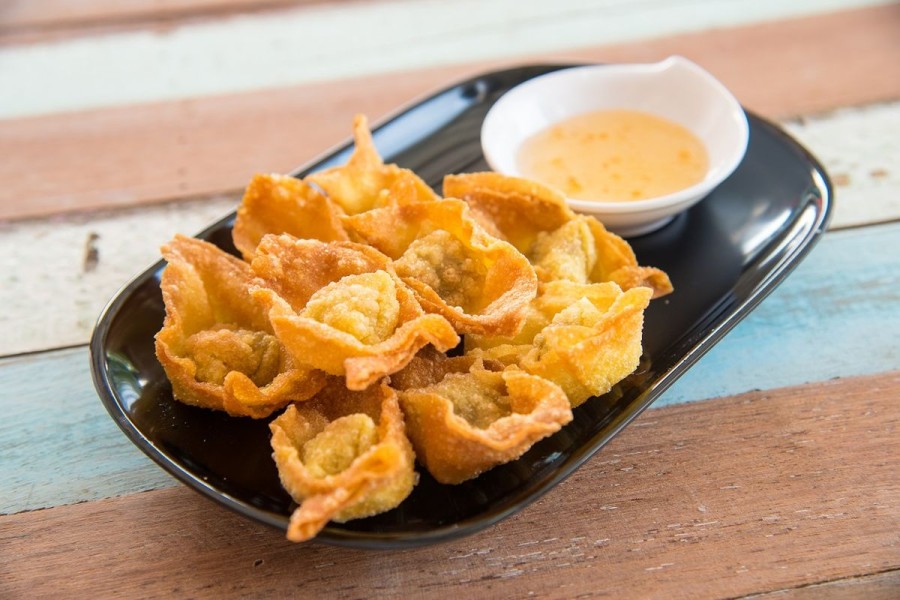 Pangsit Ayam Tahu Pedas: Camilan Gurih yang Bikin Ketagihan Setiap Saat